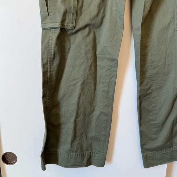 Abercrombie & Fitch Olive Cargo Pants - Picture 8 of 9